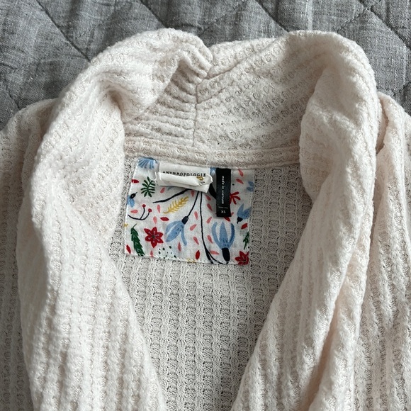 Anthro cream sweater Size XS - Picture 2 of 3